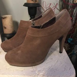 Sacha London booties 8.5 size